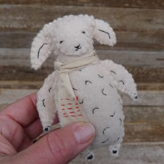DIY Pocket Pal: Little Sheep